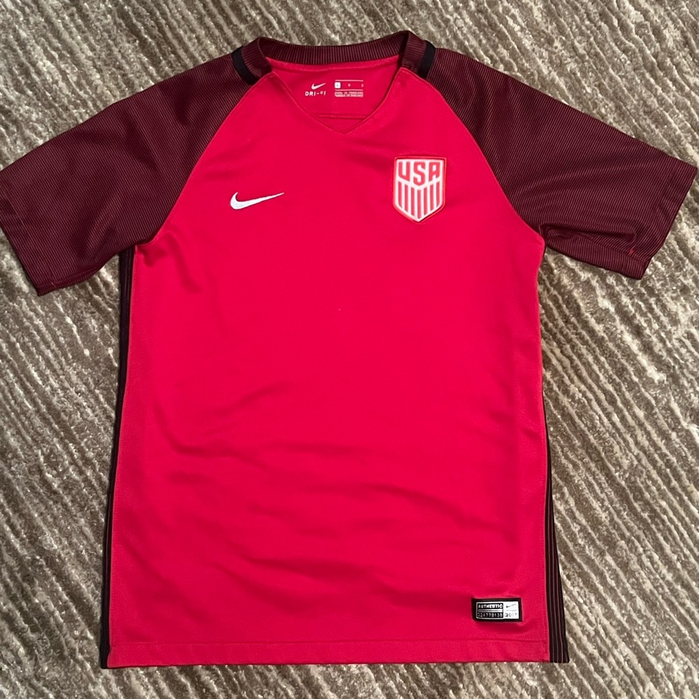 Boys USA Nike soccer jersey size L